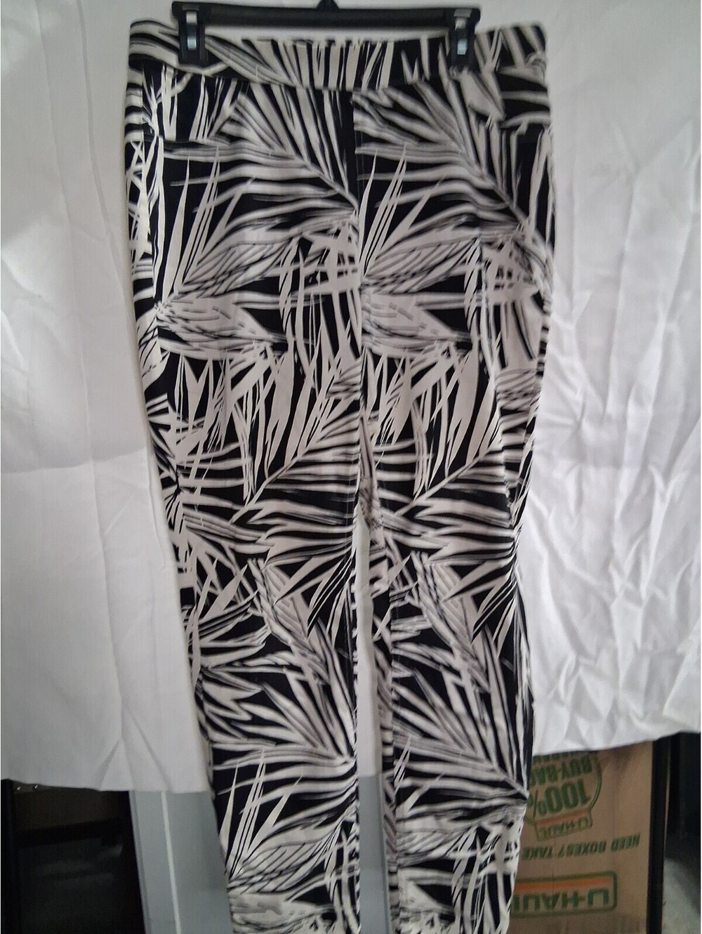 Zac & Rachel Women's Size 12 Pull Up Black And White Floral Pants I2